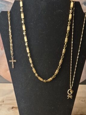Gold Bead and Bar Necklace - Elegant Women's Jewelry